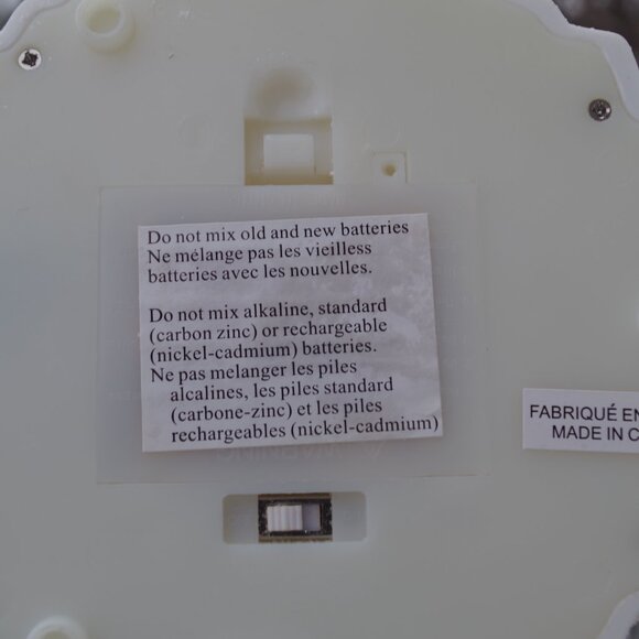 Beautiful Glass TeaLight Lamp With Lighted Base - Picture 6 of 6